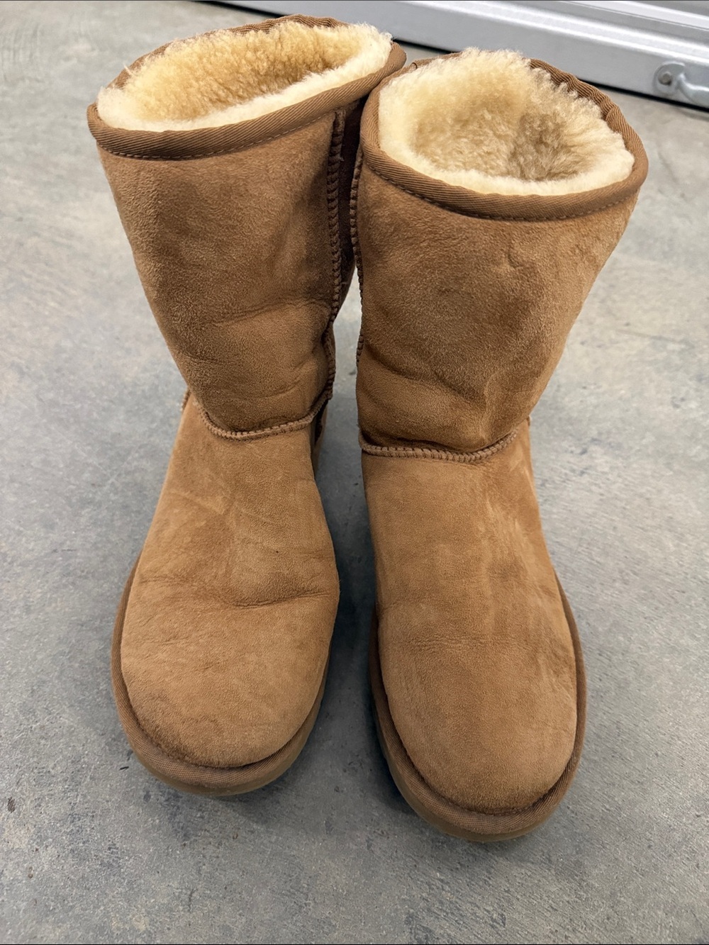 UGG Women's Classic Short Suede Boots - Chestnut